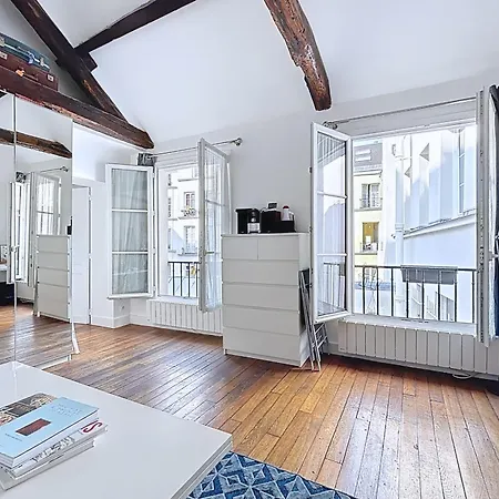 Charming 2-room In Le Marais Parijs