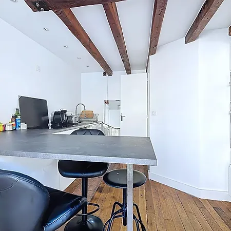 Charming 2-room In Le Marais